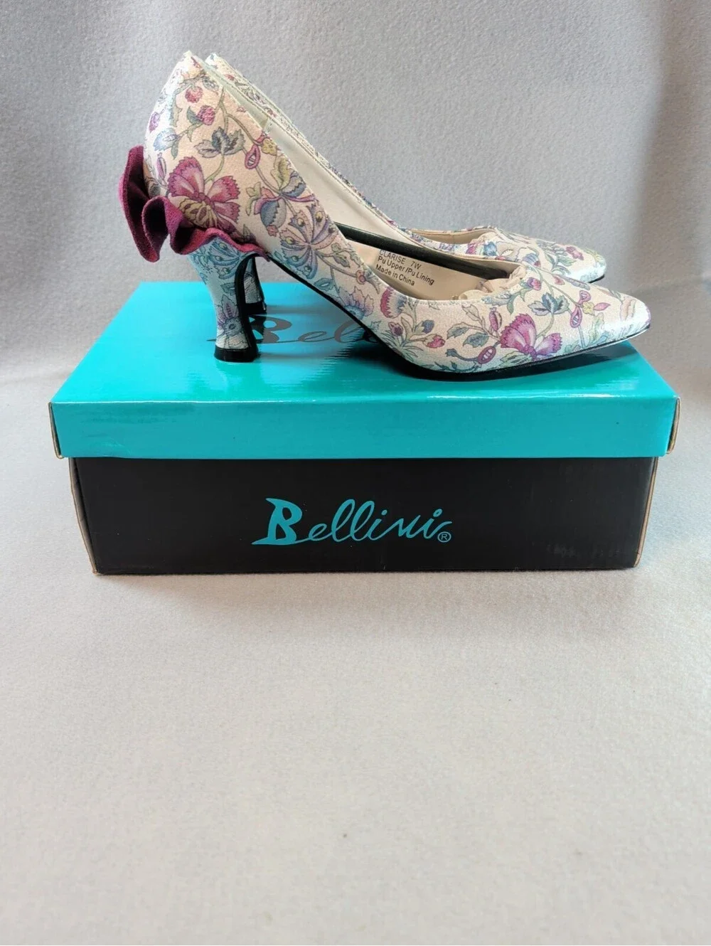 Bellini Clarise Ruffled Floral Pump Women's Size 7W New in Box